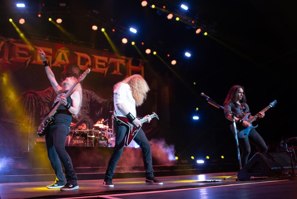 Metal concert with stage show and crowd – Megadeth Tickets + Travel