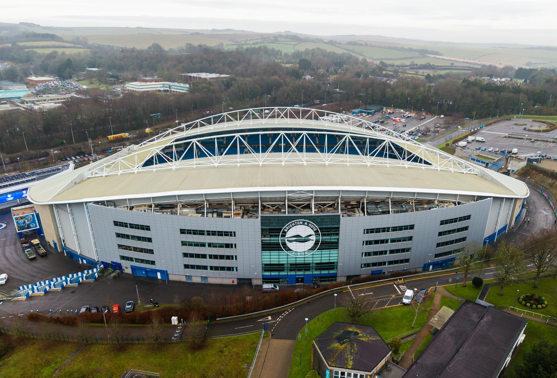 Brighton Tickets + Travel – das American Express Stadium aus der Luft Luftaufnahme des American Express Stadium in Falmer, Heimstadion von Brighton & Hove Albion