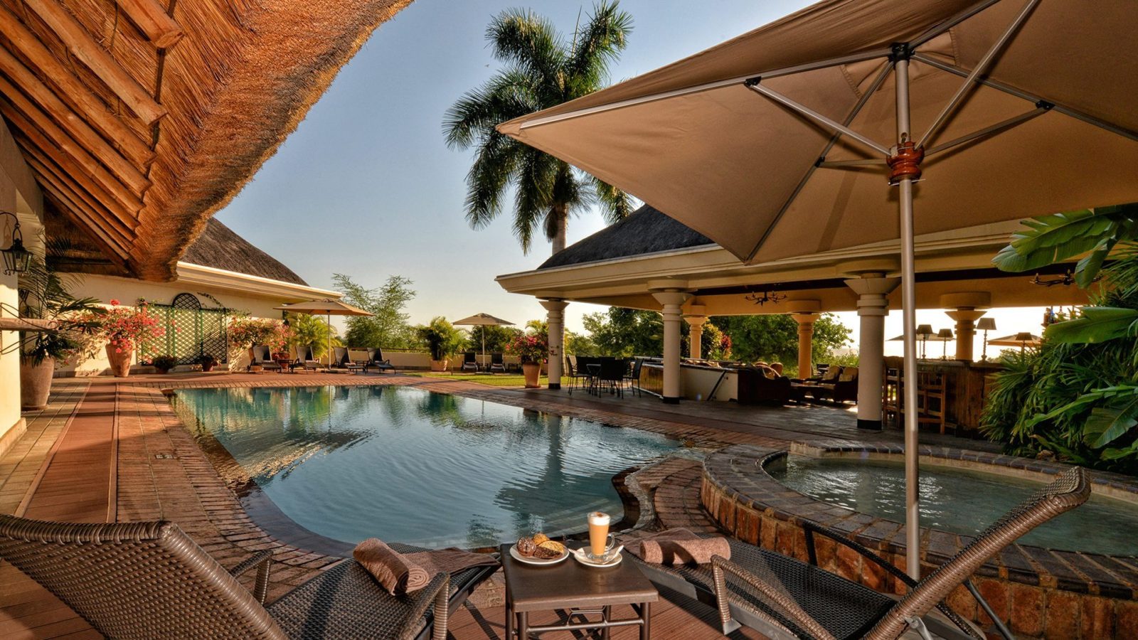 Victoria Falls – The Zambezi and Sundowners