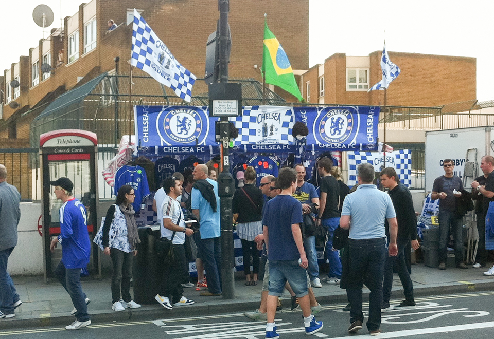 Chelsea Fans Streetseller