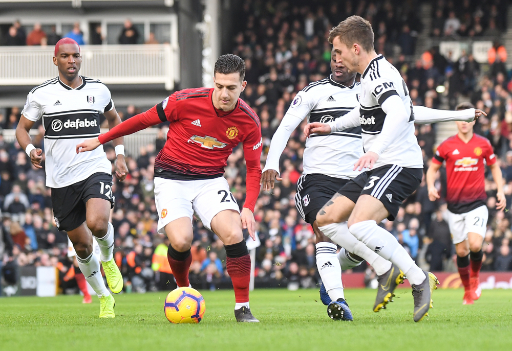 Spielszene Fulham vs Manchester United Craven Cottage shutterstock 1482475589