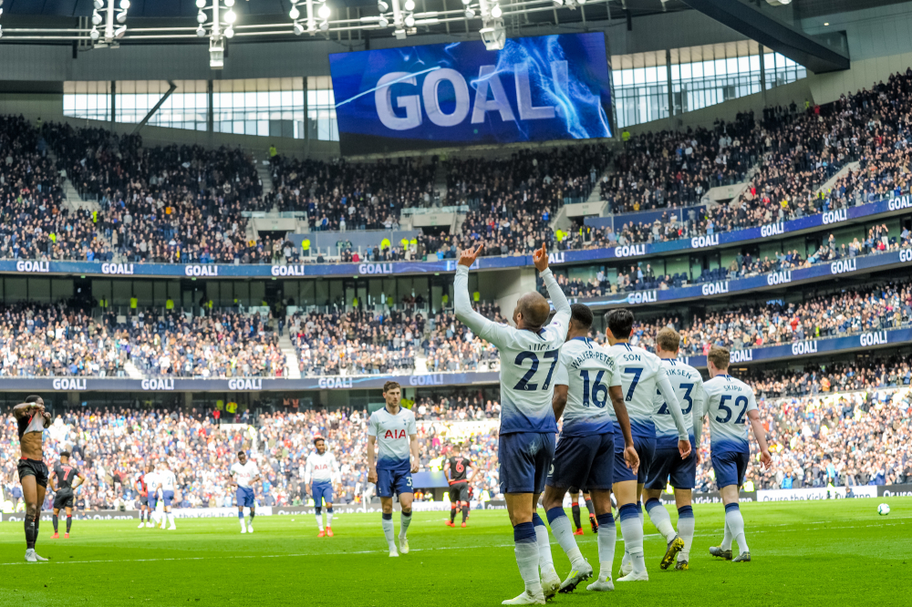 Spurs Torjubel im Tottenham Stadium