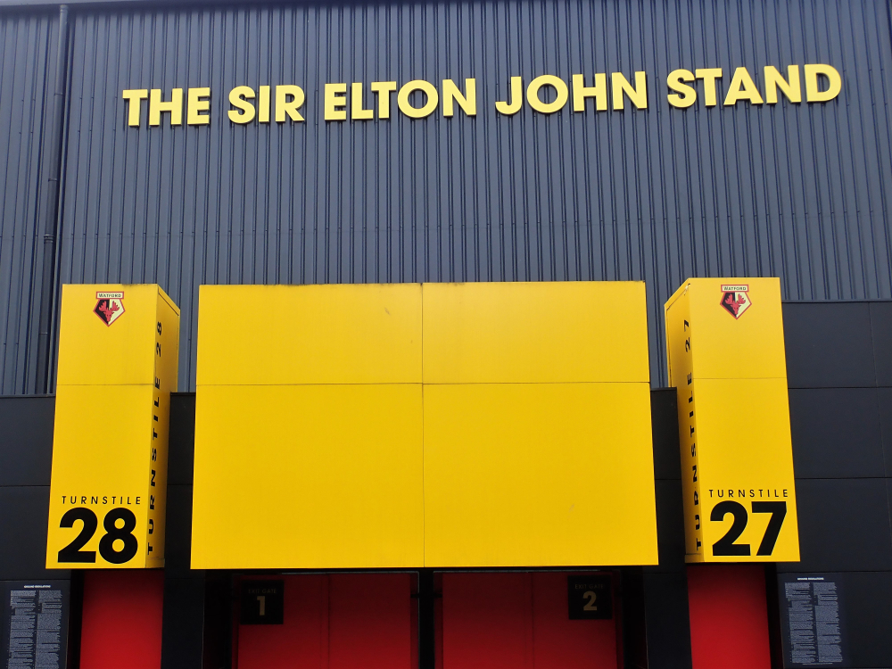 Sir Elton John Tribuene