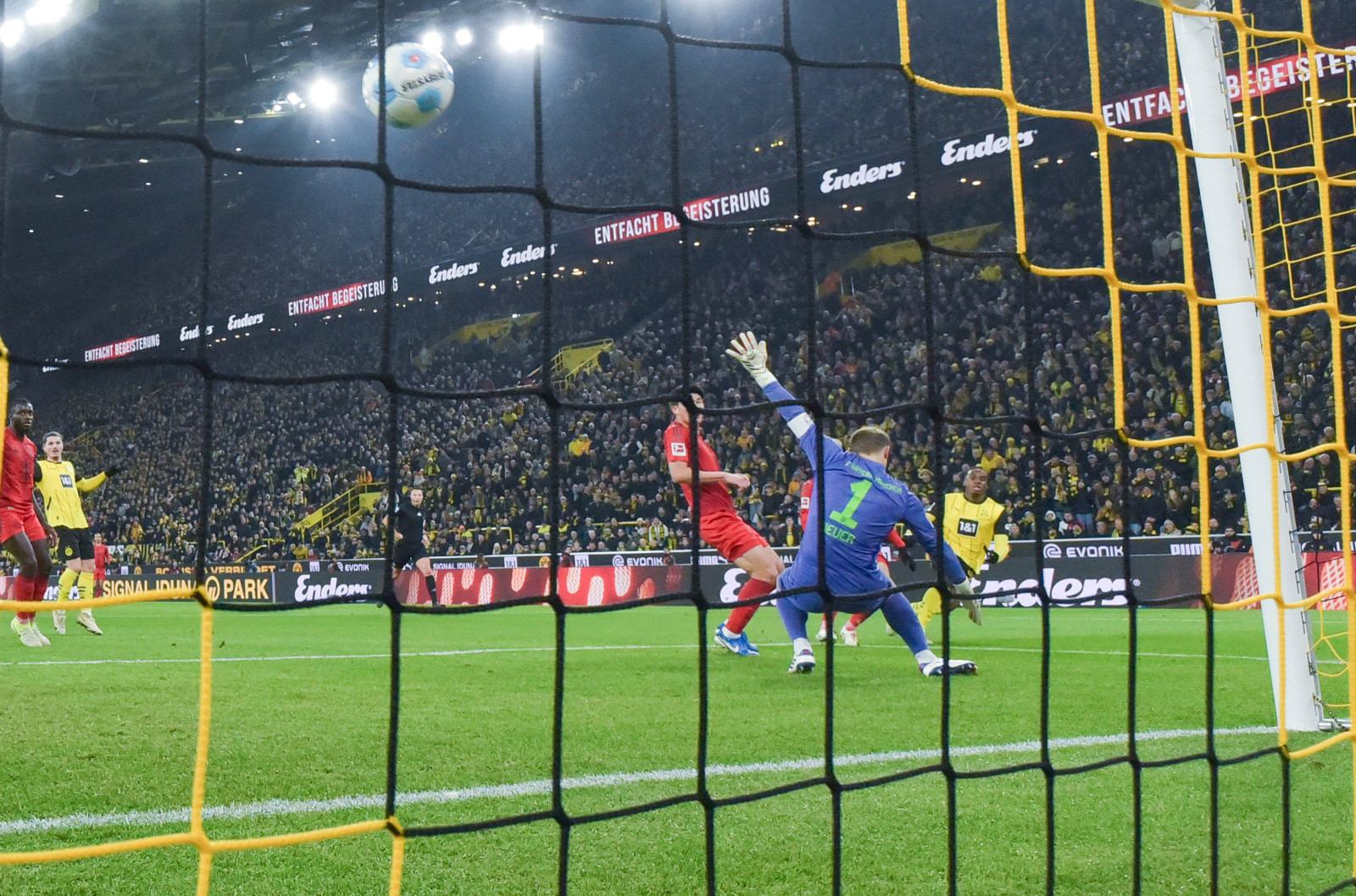 BVB FC Bayern Goal Gittens